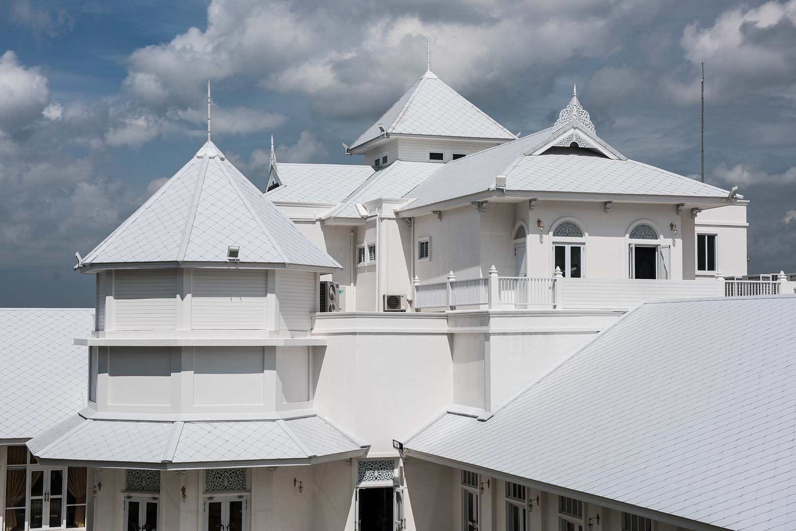กระเบื้องหลังคาไฟเบอร์ซีเมนต์ เอสซีจี รุ่นไอยร่า โอเรียนทอล 13 นิ้ว คอรัลเกรย์