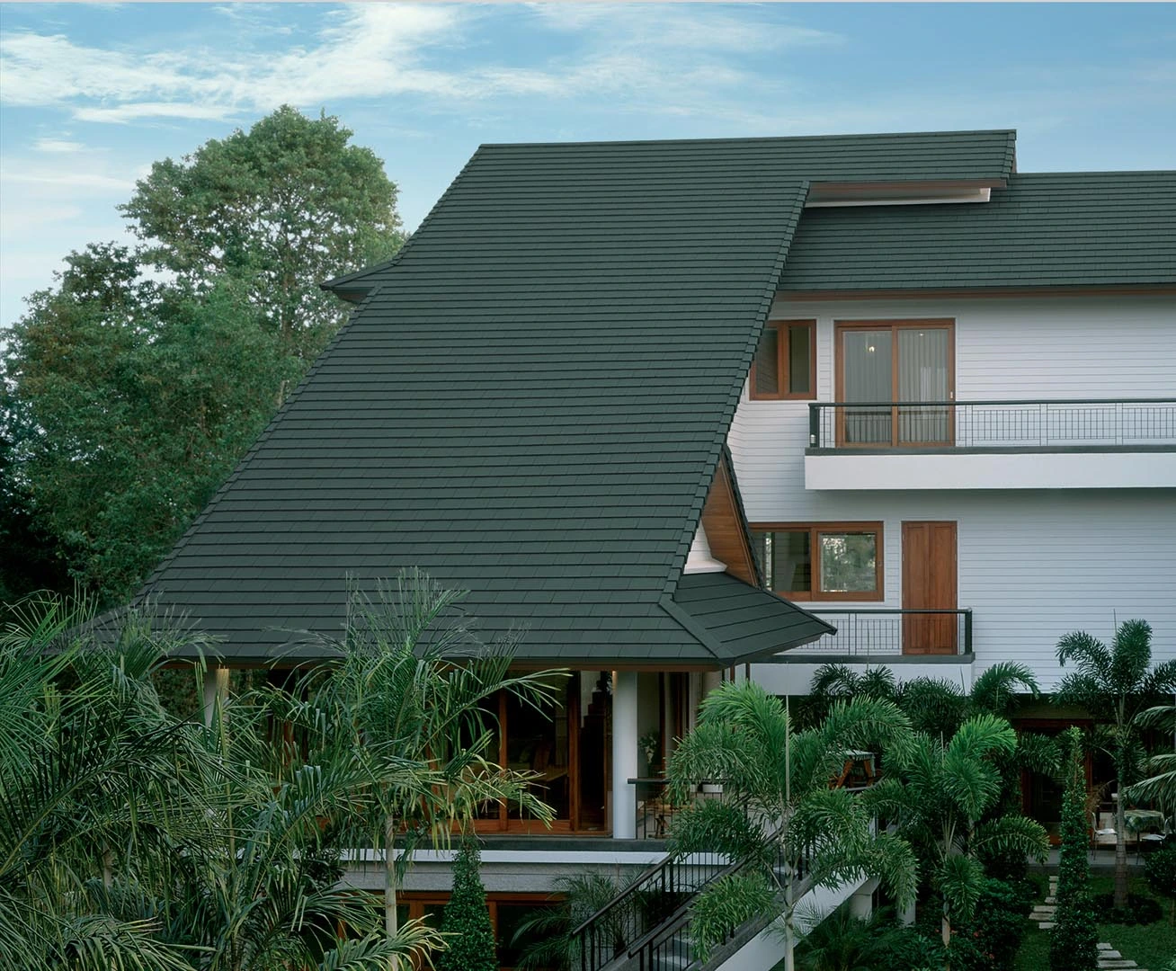 กระเบื้องผืนหลังคาคอนกรีต เอสซีจี รุ่น นิวสไตล์ โมเดิร์น สีเขียวซิลแวน บ้าน
